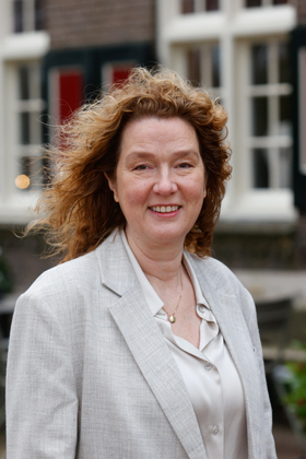 Portretfoto Gemeentesecretaris Petra Zwanikken